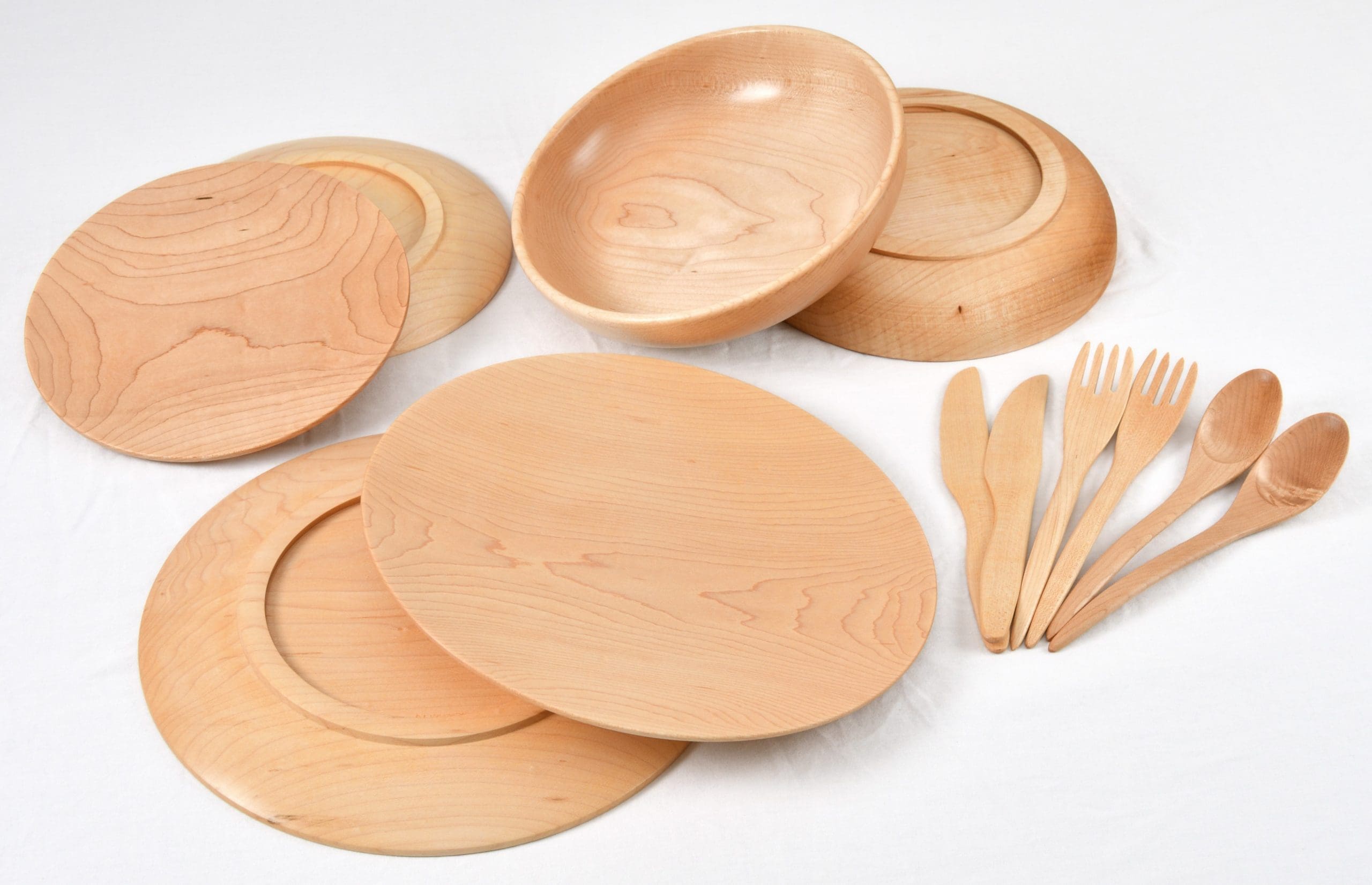 2 Complete Dinnerware Set in Maple Wood