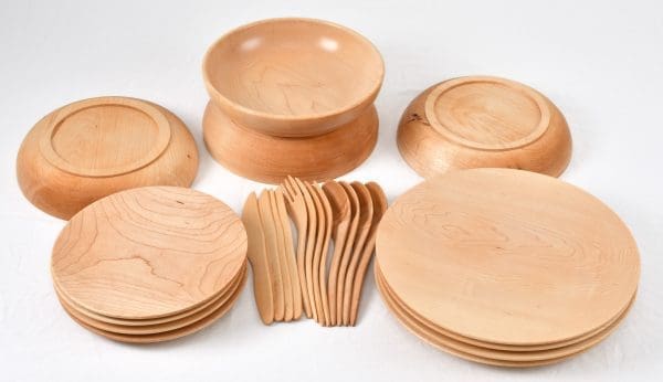 4 Complete Dinnerware Sets in Maple Wood