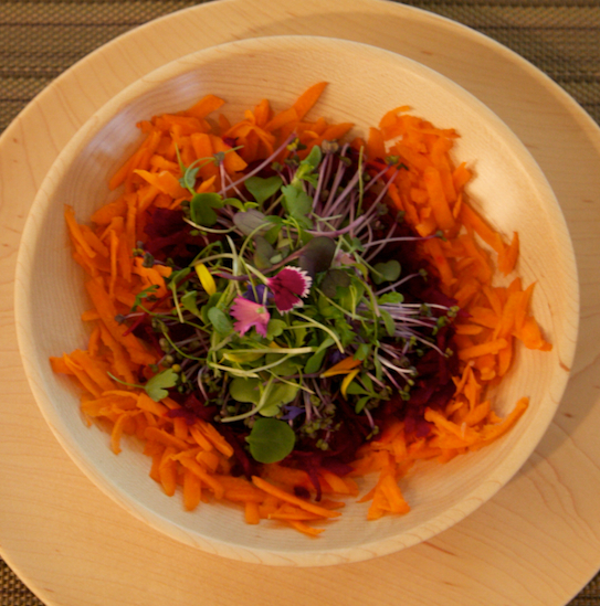 Une salade composée de plus que de simples salades vertes est plus saine.