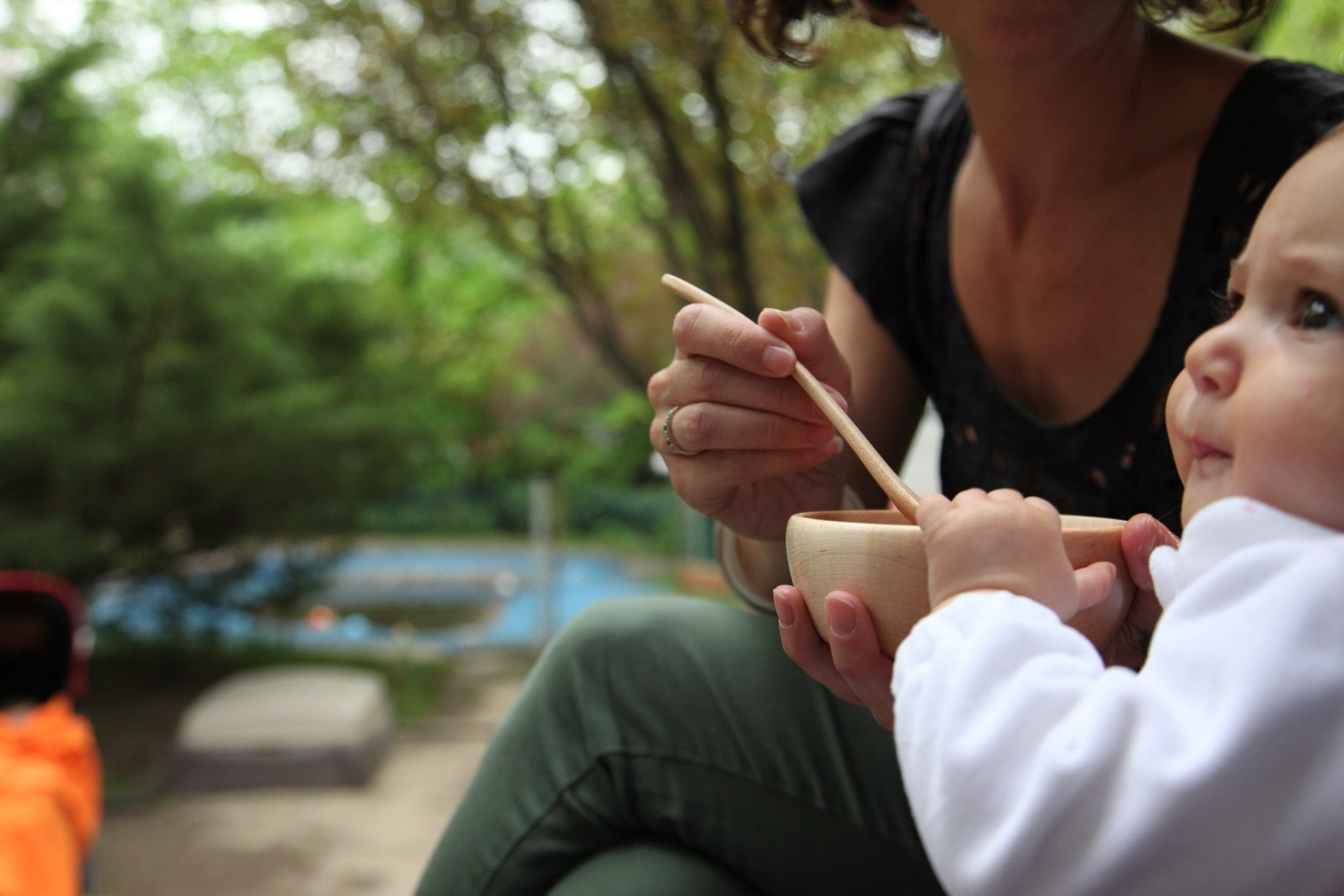 Les ustensiles pour bébé en boisson the bon choix pour votre bébé et l'environnment