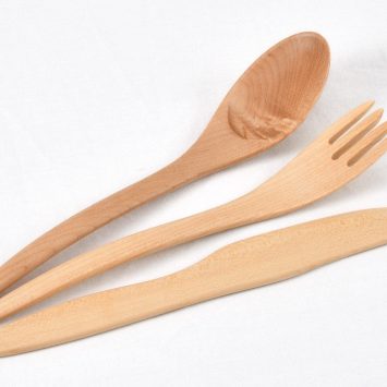 This SET of Maple Wood Cutlery is a safe, healthier choice